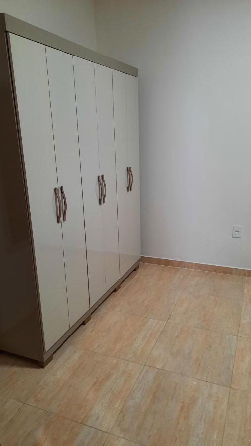 Mobiliado Com Varanda No Centro De *
