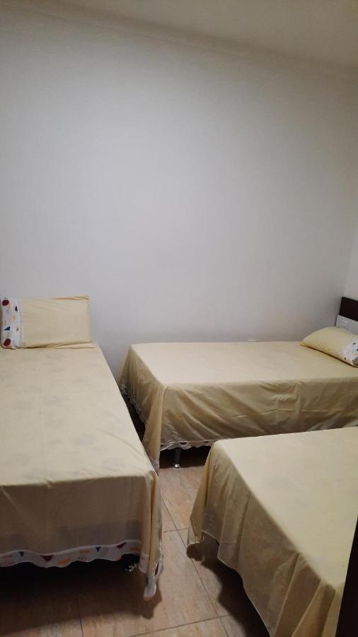 Mobiliado Com Varanda No Centro De *