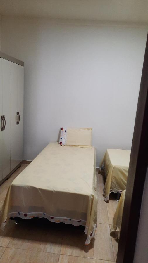 Mobiliado Com Varanda No Centro De Apartment